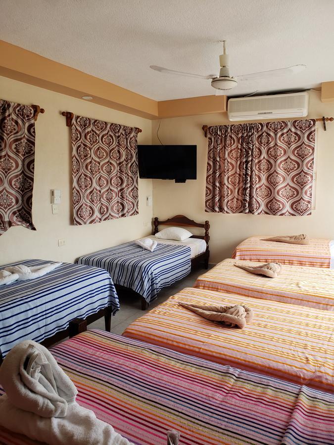 Hotel Cuarto Camino Плайя-дель-Кармен Екстер'єр фото