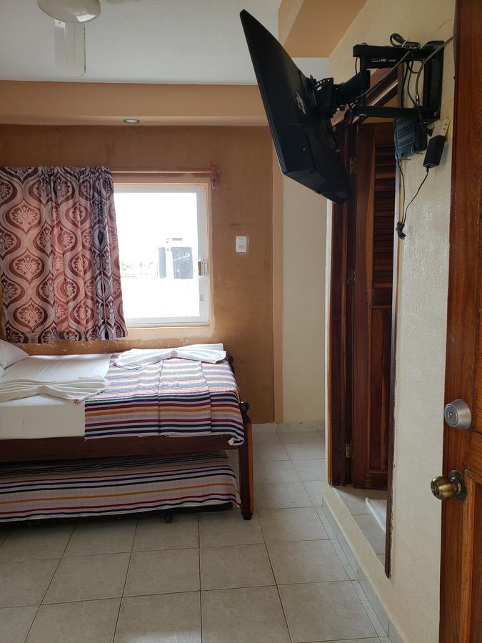Hotel Cuarto Camino Плайя-дель-Кармен Екстер'єр фото