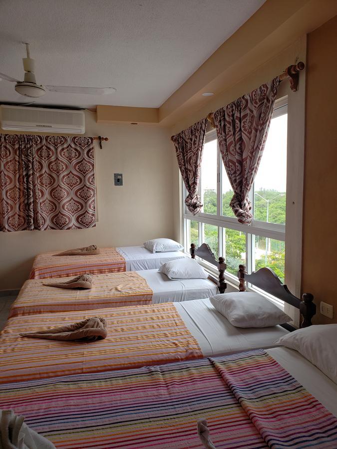 Hotel Cuarto Camino Плайя-дель-Кармен Екстер'єр фото